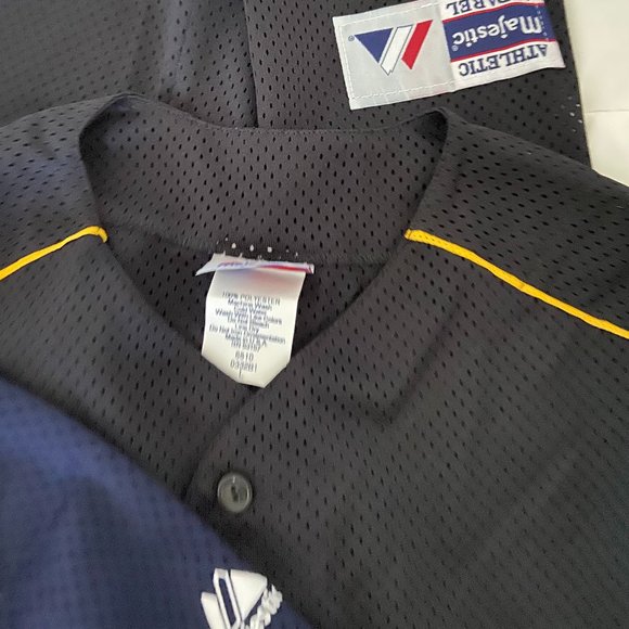 Men's Majestic softball/baseball jerseys - Picture 10 of 10